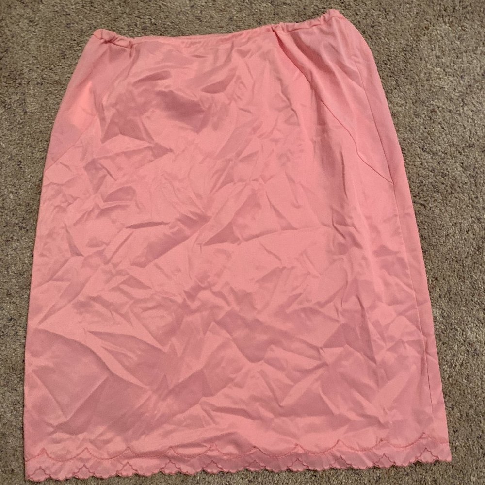 Vintage BARBIE style 1/2 slip Bubblegum Pink Van Raalte Size S